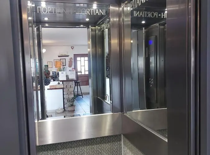 Portiani Hotel Adámas