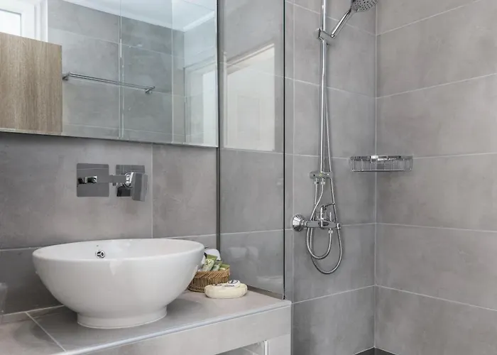 Portiani 2* אדאמאס