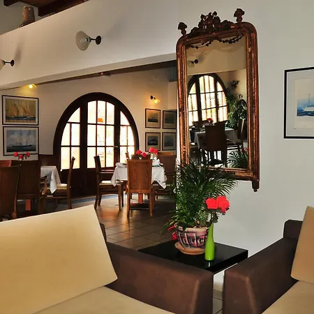 Hotel Portiani Adamantas (Milos)