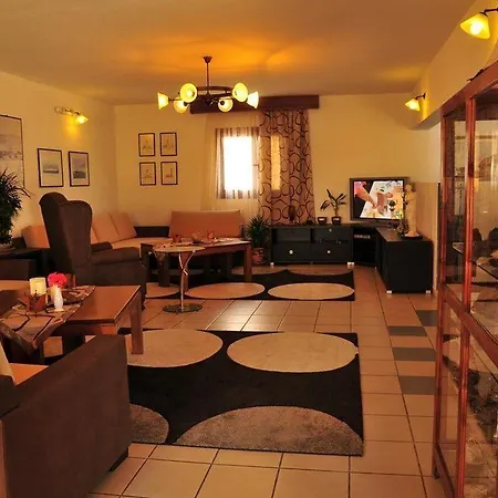 Portiani Hotel Adamantas (Milos)