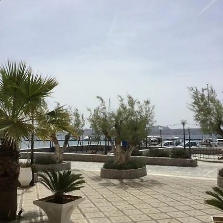 Hotel Portiani Adamantas (Milos)