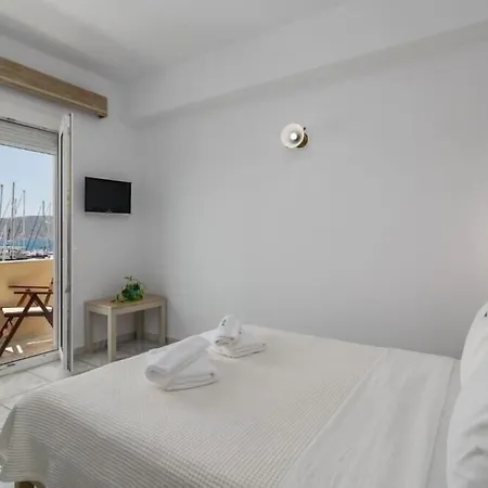 Portiani Hotel Adamantas (Milos)