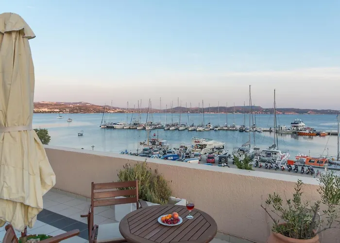 Portiani Hotel Adamantas (Milos)