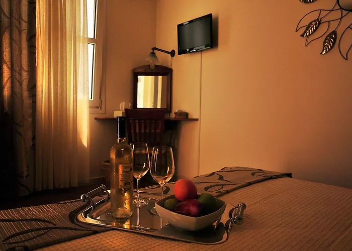 Portiani Hotel Adamantas (Milos)