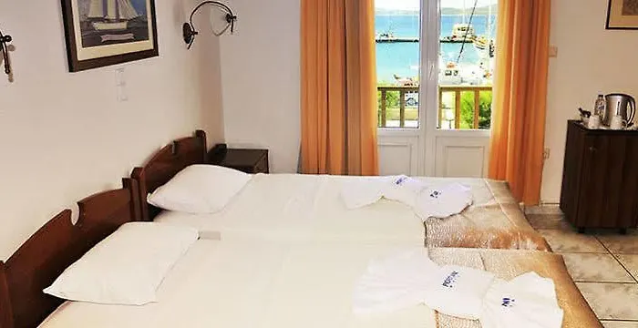 Portiani Adamantas (Milos)